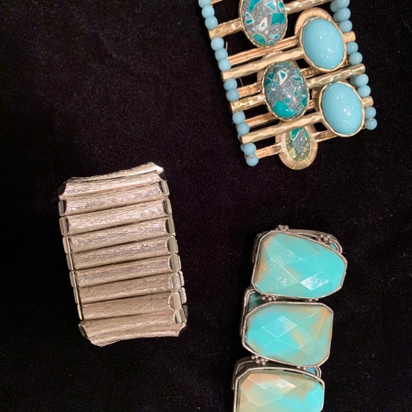 Jewelry - Stretchy bracelet bundle